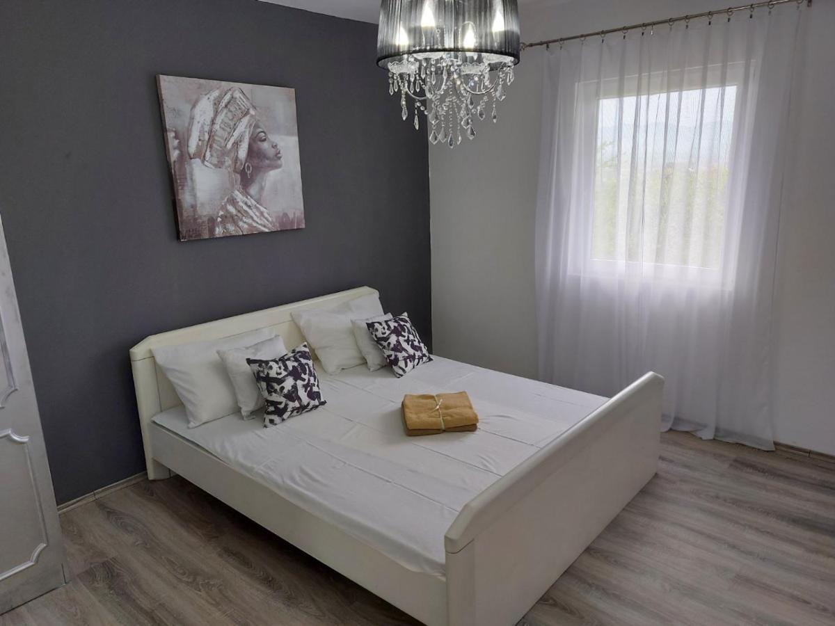 Villa Vikendica Gaj à Gornji Milanovac Extérieur photo